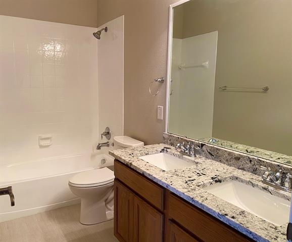 Building Photo - 1813 Glen Aerie Dr