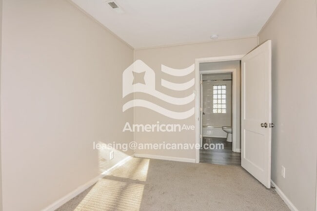 Building Photo - 8620 Graham Ln