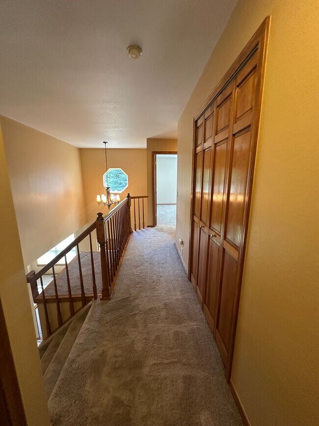Building Photo - 7640 Lonergan Ct