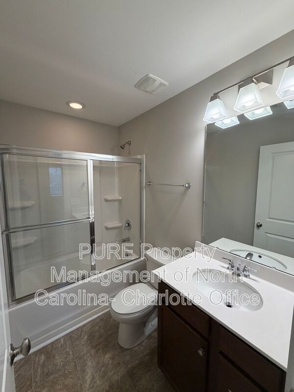 Building Photo - 2731 Tranquil Oak Pl