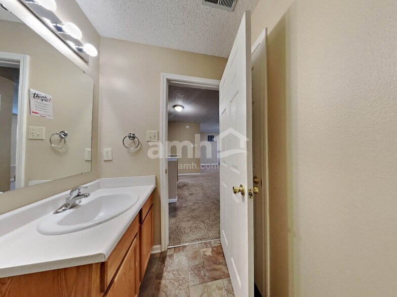 Building Photo - 2092 Fullwood Dr