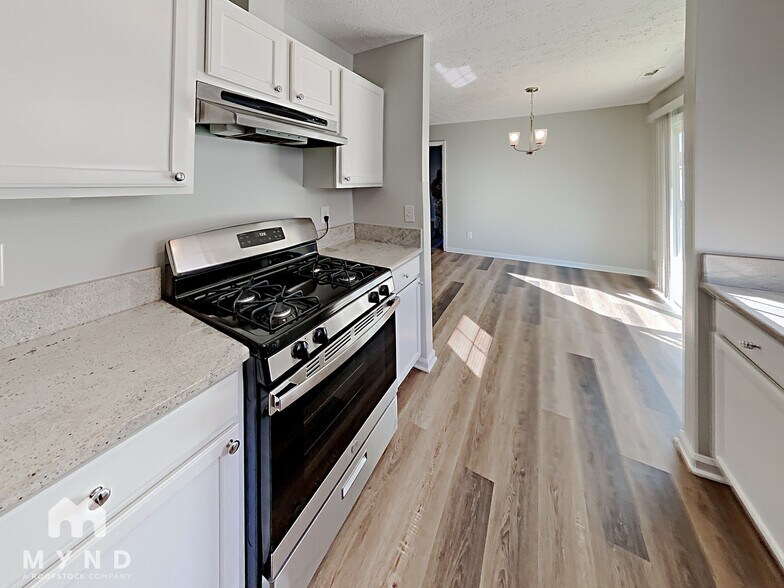 Building Photo - 1616 Elkpark Dr