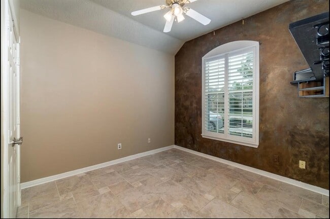 Building Photo - 17422 Palisander Ct
