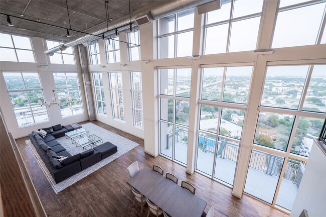 Building Photo - 4899 Montrose Blvd