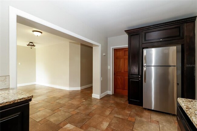 Building Photo - 104 Ramona Cir