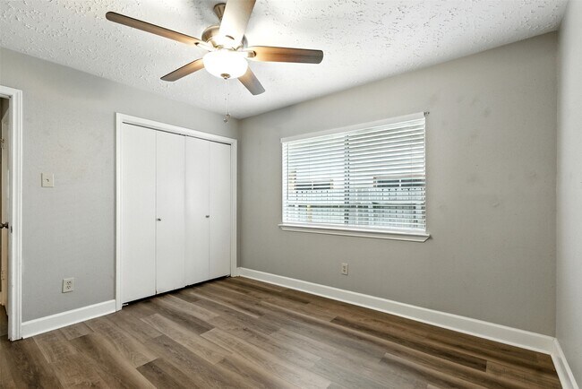 Building Photo - 5438 Garden Village Dr