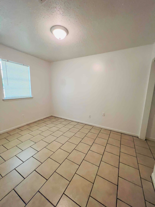 Building Photo - 14616 Joan Dr