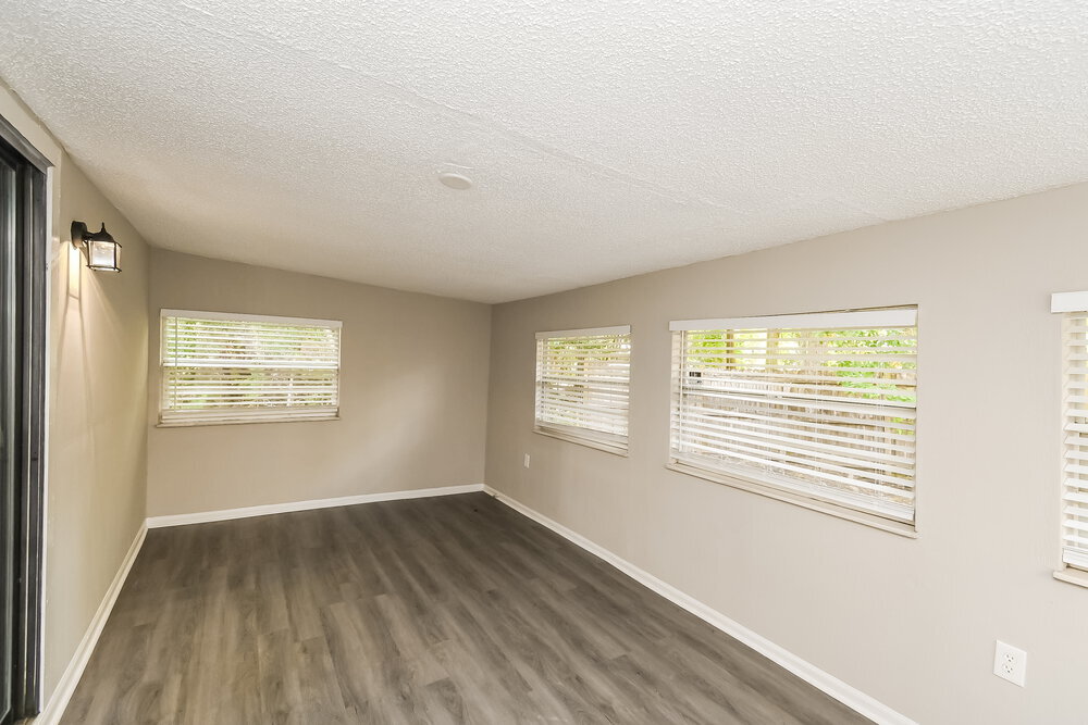 Building Photo - 2858 Lantana Lakes Dr W