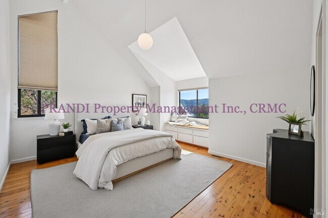 Building Photo - Panoramic View From This Strawberry Home w...