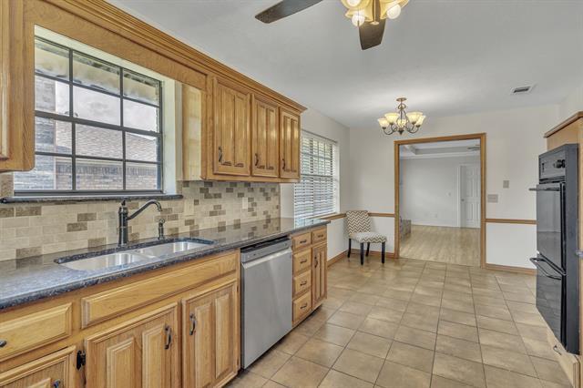 Building Photo - 1504 Wood Creek Dr