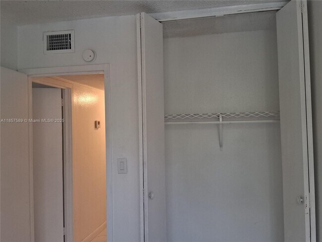 Building Photo - 6103 SW 69th St