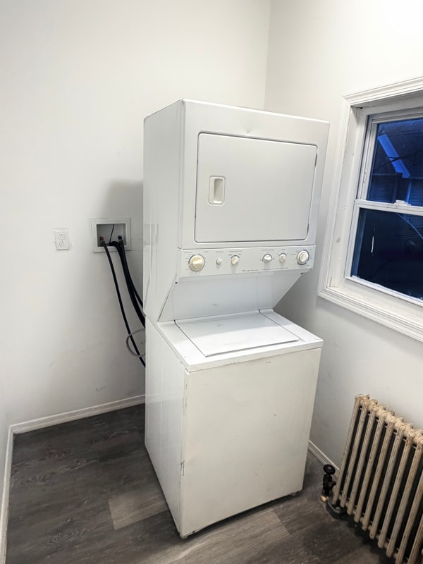 Building Photo - 449 New Market St