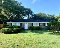 Building Photo - 1206 Woodbridge Dr