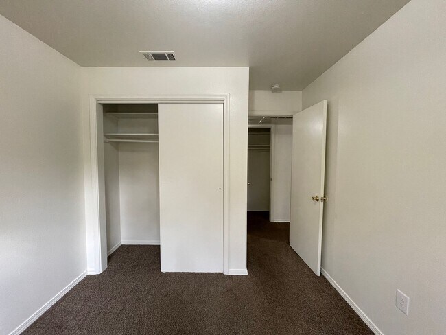 Building Photo - 10811 W Ustick Rd