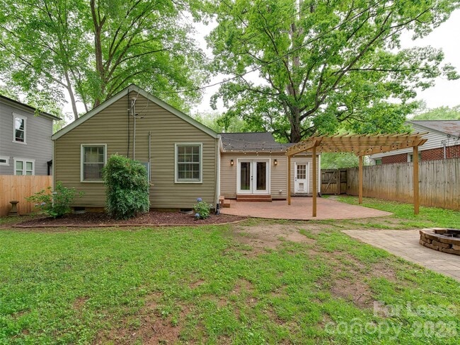 Building Photo - 2329 Kingsbury Dr