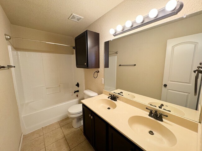 Building Photo - Move-In Special! Get $200 off your first f...