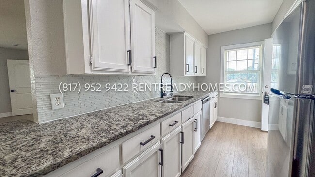 Building Photo - 2613 Fairbrook St