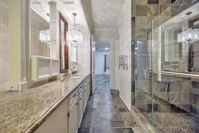 Building Photo - 4063 Breakwood Dr