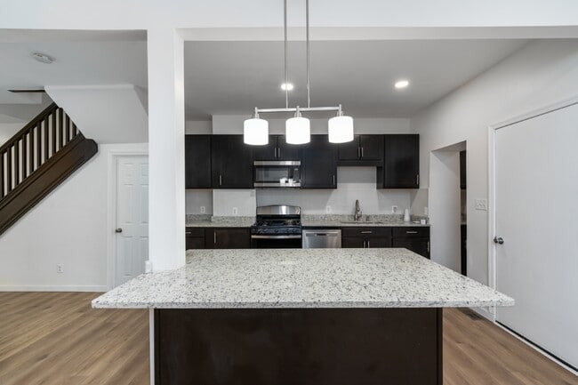 Building Photo - 5117 Queensberry Ave