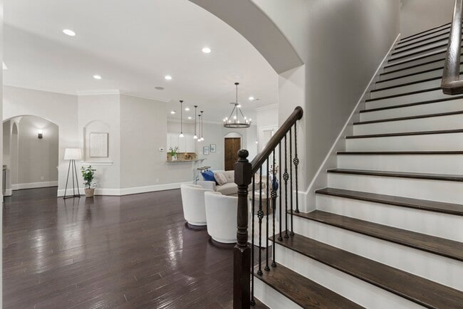 Building Photo - 26214 Kingsgate Ln