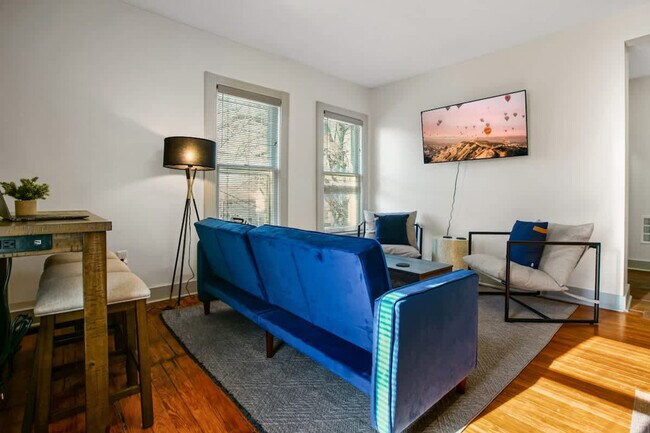 Building Photo - 1848 E 89th St