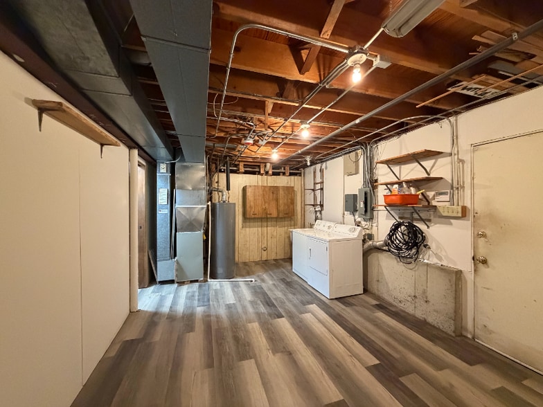 Building Photo - 7431 W 83rd Ln