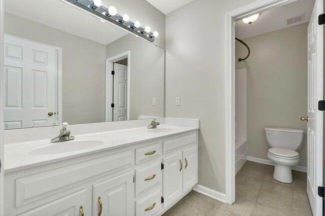 Building Photo - 3064 Igou Crossing Dr