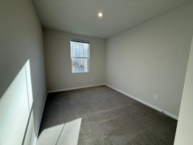 Building Photo - Modern 3-Bedroom Townhouse with Garage & Private Patio