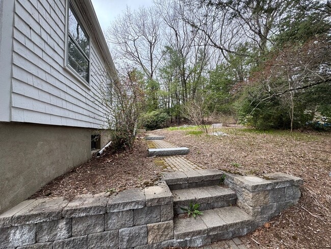 Building Photo - Pet-Ok | Charming Single-Family Ranch in Carlisle, MA | Avail 5/1
