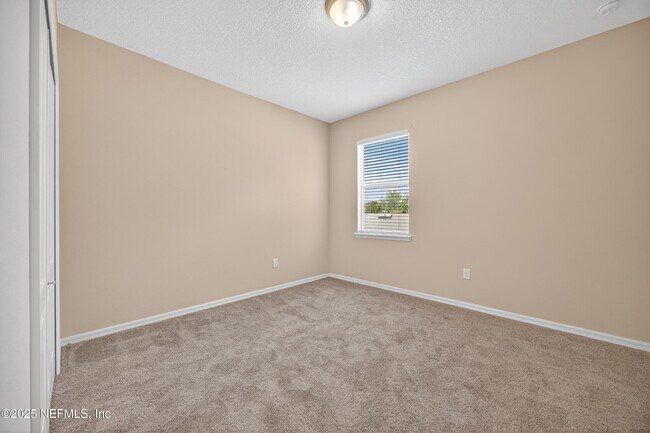 Building Photo - 13725 Devan Lee Dr N