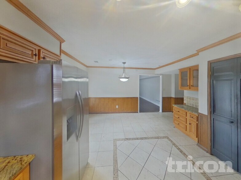 Building Photo - 100 Creekwood Ct