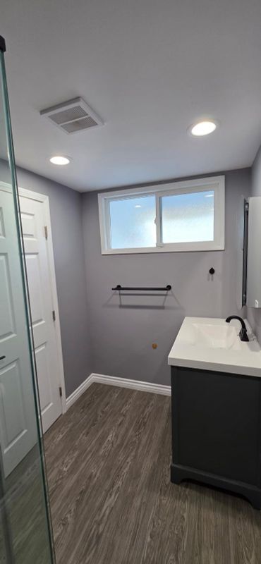 Building Photo - 15947 Amber Valley Dr