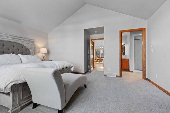 Building Photo - River Point Court Duplex