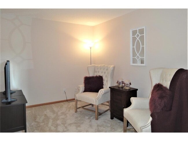 Building Photo - 9204 Holly Ln N