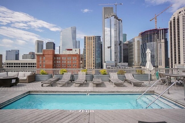 Building Photo - 915 Franklin St