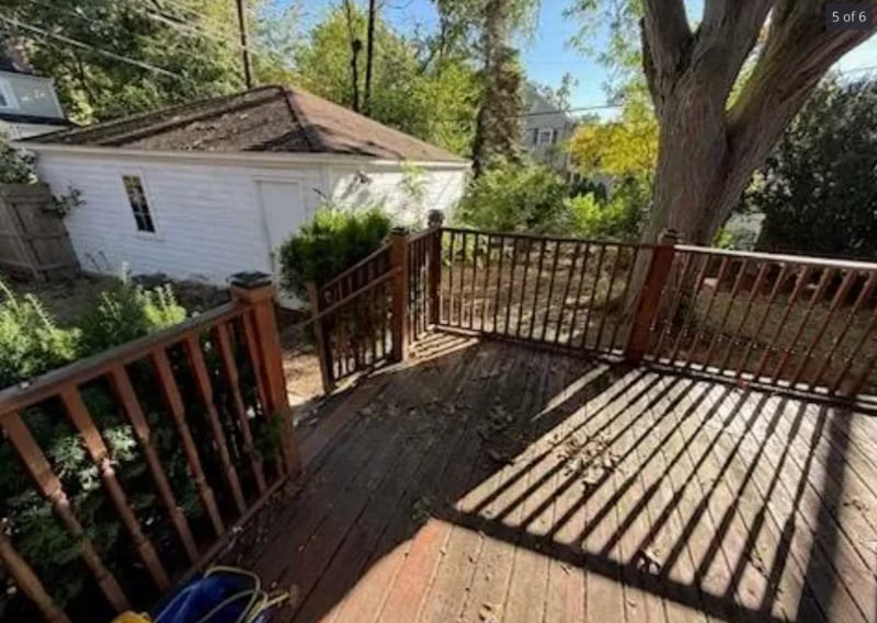 Building Photo - 2865 Central St