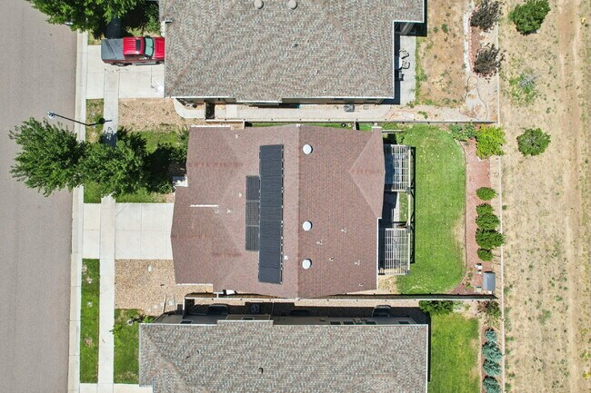 Building Photo - "Spacious 4-Bedroom Retreat with 2.5 Baths in Reunion!"