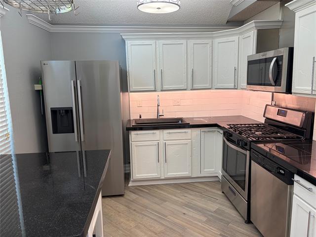 Building Photo - 1902 High Meadow Dr