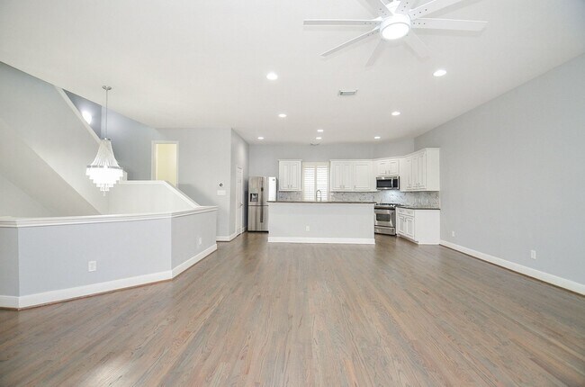 Building Photo - 1016 Studer St