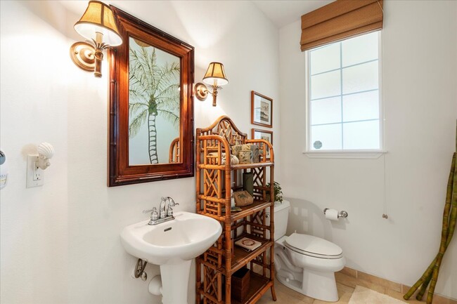 Building Photo - 67 Ahekolo St