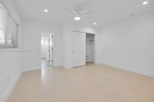 Building Photo - 5990 SW 86th St