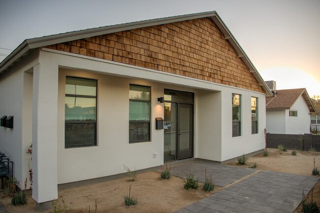 Building Photo - 1027 E McKinley St