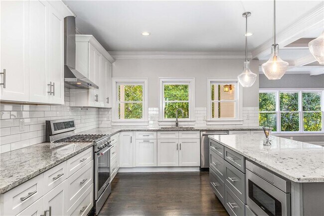 Building Photo - 207 Mellrich Ave NE