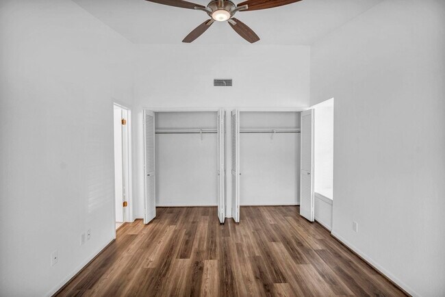 Building Photo - 100 Bay Point Dr