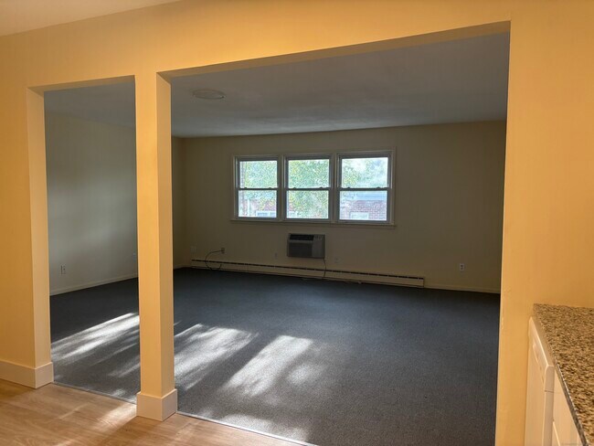 Building Photo - 986 Whalley Ave