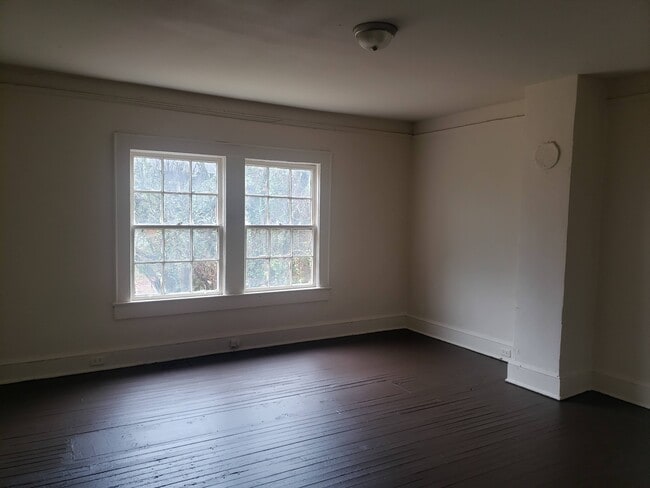 Building Photo - 1720 W Parker Rd