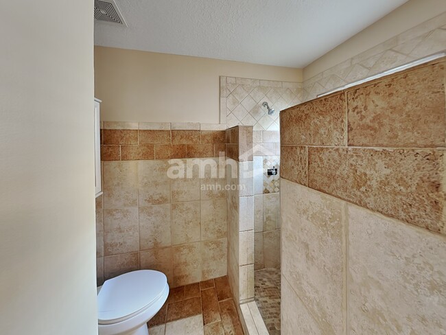 Building Photo - 12822 Lake Vista Dr