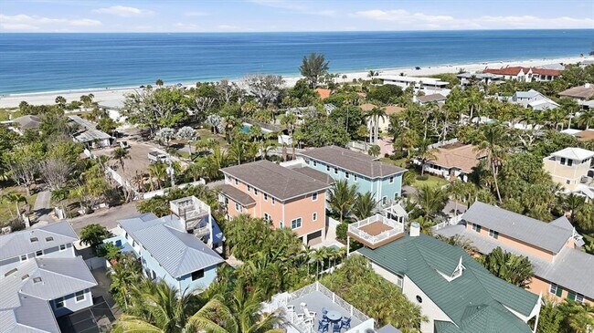 Building Photo - 113 Aqua Ln