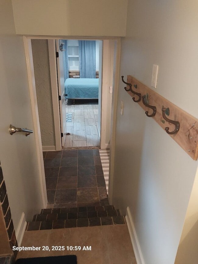 Building Photo - Charming One Bedroom ADU Furnished or Unfu...