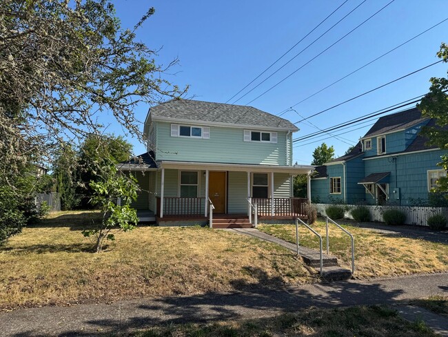 Primary Photo - 3 Bedroom House off Jefferson St.